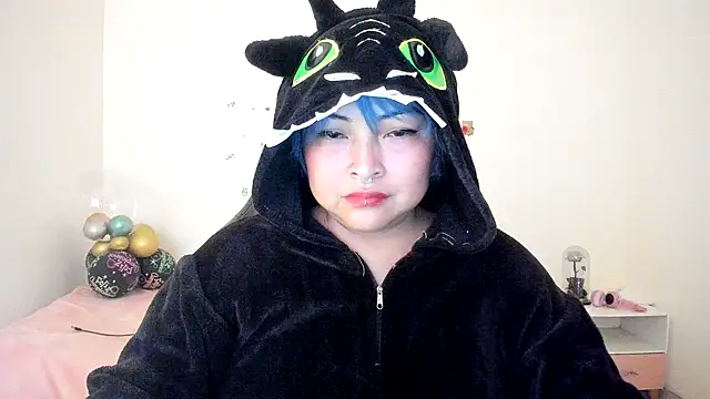 Snapshot of Shaddycute_ chatting on 8, 10, 2025 Shaddycute online show from 8, 10, 2025