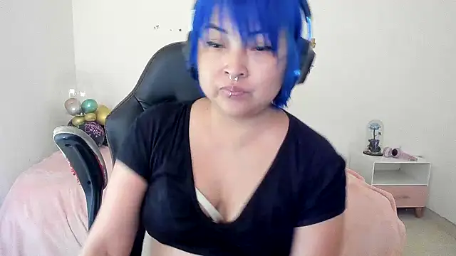 Snapshot of Shaddycute_ chatting on 9, 10, 2025 Shaddycute online show from 9, 10, 2025