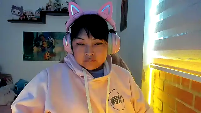 Shaddycute  online show from 24, 2, 2026