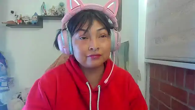 Shaddycute  online show from 13, 4, 2026