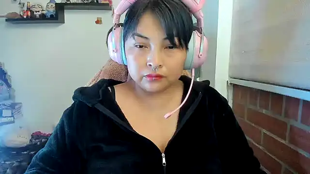 Snapshot of Shaddycute_ chatting on 29, 4, 2026 Shaddycute online show from 29, 4, 2026