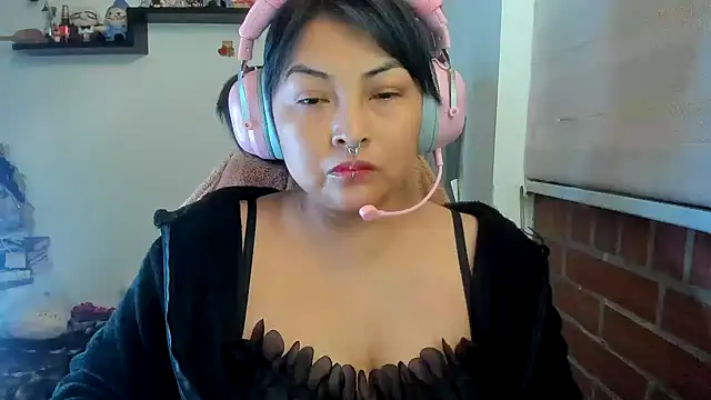Snapshot of Shaddycute_ chatting on 29, 4, 2026 Shaddycute online show from 29, 4, 2026