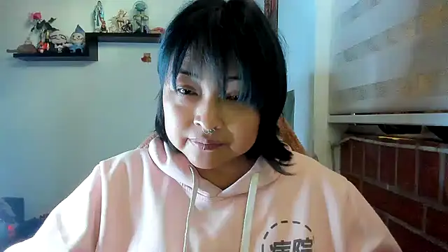 Snapshot of Shaddycute_ chatting on 5, 5, 2026 Shaddycute online show from 5, 5, 2026