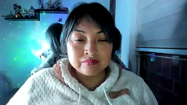 Snapshot of Shaddycute_ chatting on 19, 5, 2026 Shaddycute online show from 19, 5, 2026