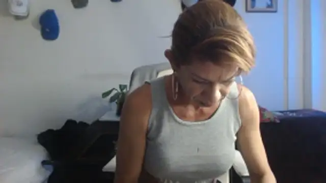 Snapshot of Antonella_borja chatting on 22, 12, 2025 Antonella borja online show from 22, 12, 2025