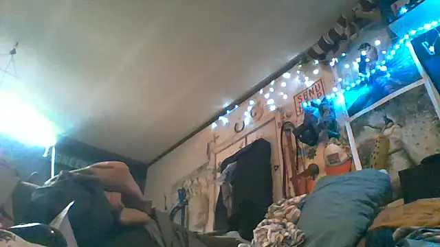 Snapshot of gettinit2wice chatting on 18, 12, 2025 gettinit2wice online show from 18, 12, 2025