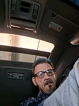 Snapshot of gettinit2wice chatting on 12, 3, 2026 gettinit2wice online show from 12, 3, 2026