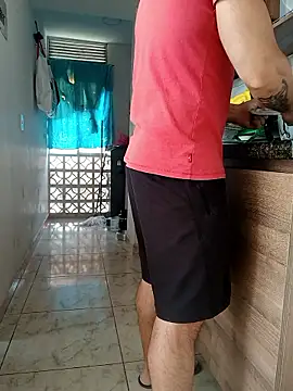 Snapshot of LEIRIS_Y_FRED_01 chatting on 22, 10, 2025 LEIRIS Y FRED 01 online show from 22, 10, 2025