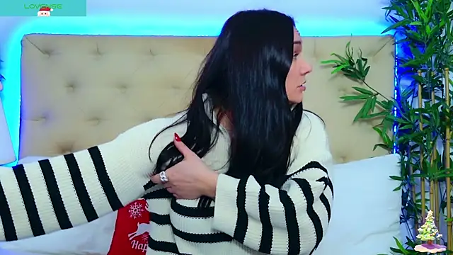 Snapshot of DaliyaArabian chatting on 17, 12, 2025 DaliyaArabian online show from 17, 12, 2025