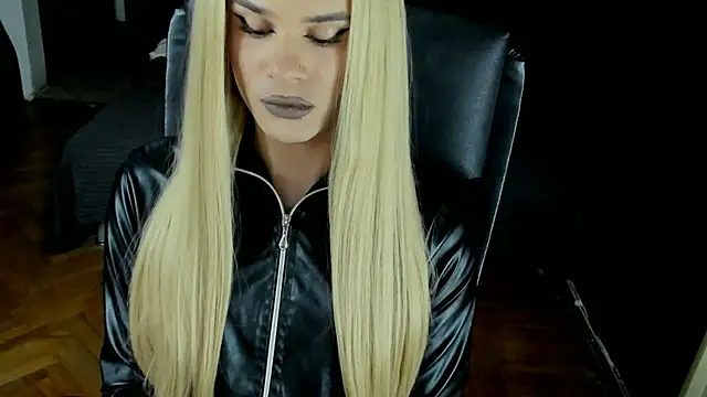 Snapshot of EvelynLexy chatting on 30, 9, 2025 EvelynLexy online show from 30, 9, 2025