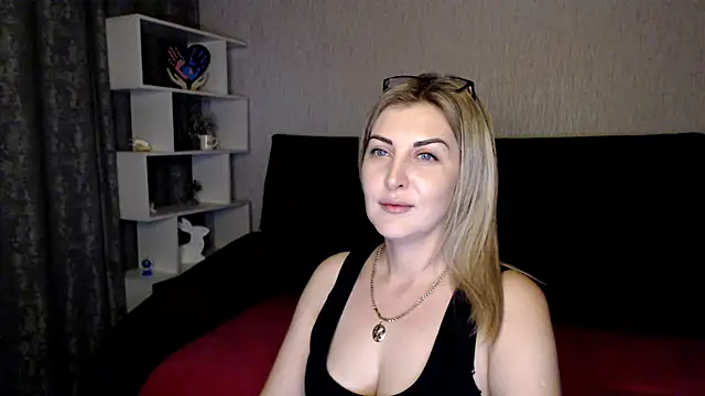 Amelia Harper online show from 1, 12, 2024