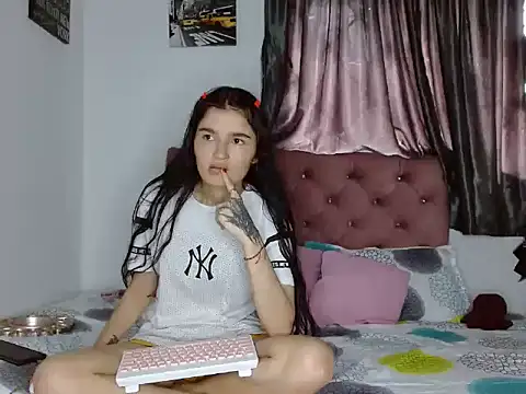 Snapshot of saritapretyy chatting on 9, 9, 2025 saritapretyy online show from 9, 9, 2025