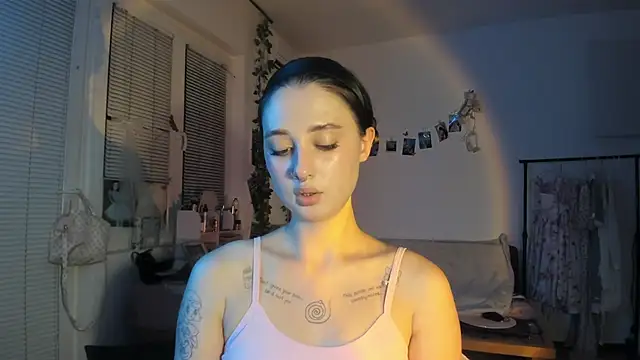 Snapshot of Jenny_darling_love chatting on 24, 9, 2025 Jenny darling love online show from 24, 9, 2025