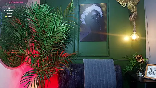 Snapshot of emilybaboo chatting on 11, 3, 2025 emilybaboo online show from 11, 3, 2025