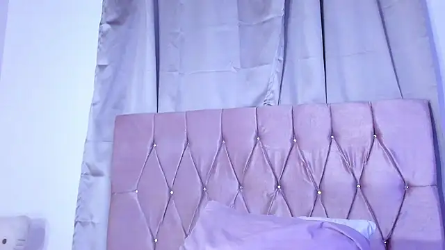 Ashley piinkk  online show from 23, 3, 2025