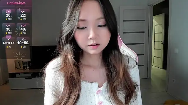 Fluffy Rose online show from 4, 2, 2026