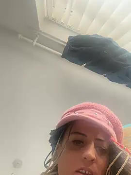 Haleytightlips1986 online show from 17, 4, 2026