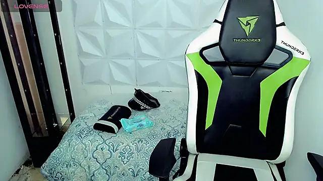 Snapshot of bby_santi chatting on 11, 12, 2024 bby santi online show from 11, 12, 2024