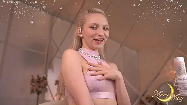 marylunamay online show from 11, 1, 2026