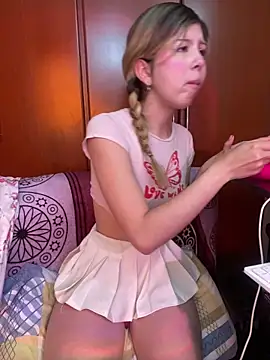 Snapshot of KittieCatty chatting on 5, 10, 2025 KittieCatty online show from 5, 10, 2025