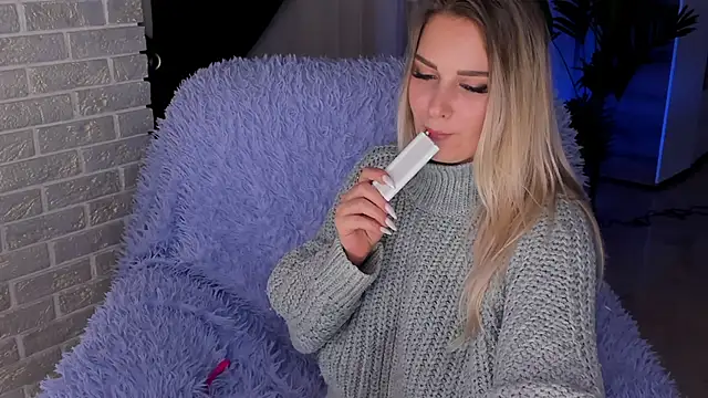 Snapshot of KittiLiza chatting on 26, 1, 2025 KittiLiza online show from 26, 1, 2025