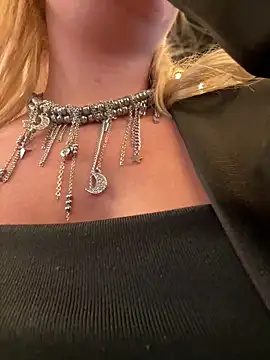 Snapshot of Milkyy_wway chatting on 5, 12, 2024 Milkyy wway online show from 5, 12, 2024