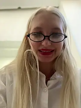 Snapshot of Milkyy_wway chatting on 29, 12, 2024 Milkyy wway online show from 29, 12, 2024