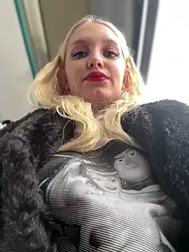 Snapshot of Milkyy_wway chatting on 22, 1, 2025 Milkyy wway online show from 22, 1, 2025