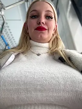 Snapshot of Milkyy_wway chatting on 12, 2, 2025 Milkyy wway online show from 12, 2, 2025