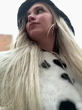 Snapshot of Milkyy_wway chatting on 2, 3, 2025 Milkyy wway online show from 2, 3, 2025