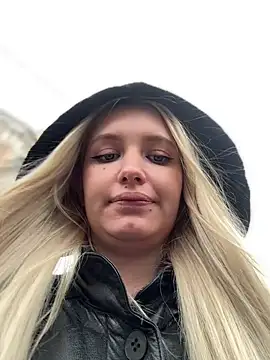 Snapshot of Milkyy_wway chatting on 21, 3, 2025 Milkyy wway online show from 21, 3, 2025