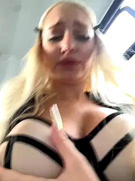 Snapshot of Milkyy_wway chatting on 26, 9, 2025 Milkyy wway online show from 26, 9, 2025