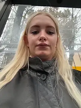 Snapshot of Milkyy_wway chatting on 25, 10, 2025 Milkyy wway online show from 25, 10, 2025