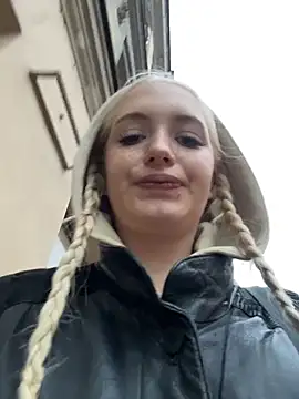 Snapshot of Milkyy_wway chatting on 18, 11, 2025 Milkyy wway online show from 18, 11, 2025