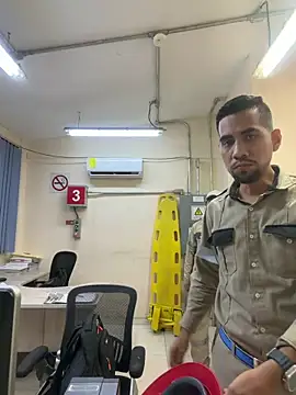 EnriquePersian197 online show from 4, 2, 2026