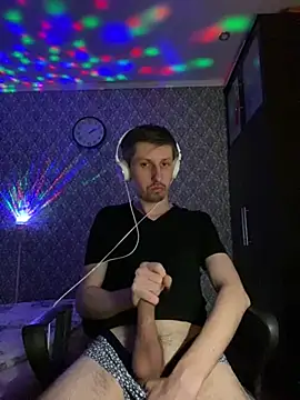 Snapshot of Aki-Laky chatting on 24, 2, 2025 Aki-Laky online show from 24, 2, 2025