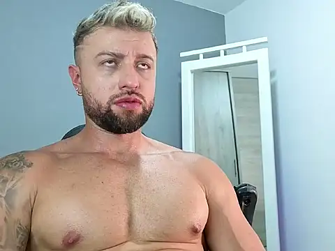 OwenMaximus814 online show from 14, 3, 2026