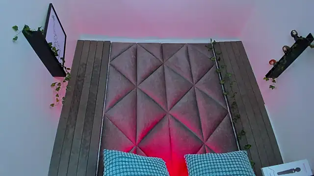 BriaConner  online show from 18, 3, 2026