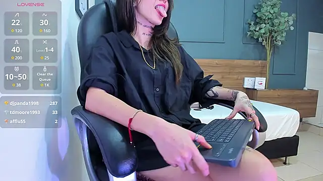 megan morgan01 online show from 13, 12, 2024
