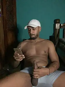 Snapshot of Pinocchiu chatting on 10, 12, 2024 Pinocchiu online show from 10, 12, 2024