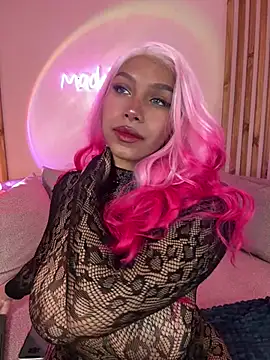 MadeleineSanez online show from 12, 2, 2026