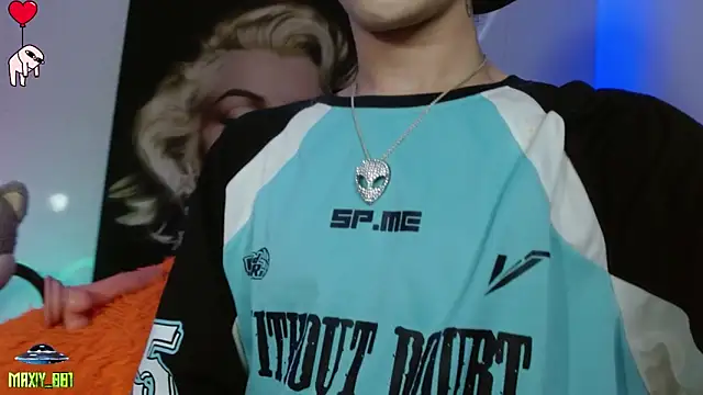 maxiy 001 online show from 25, 1, 2025