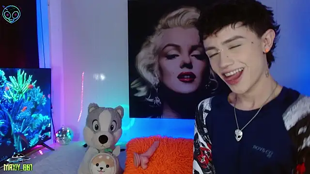 maxiy 001 online show from 23, 2, 2025