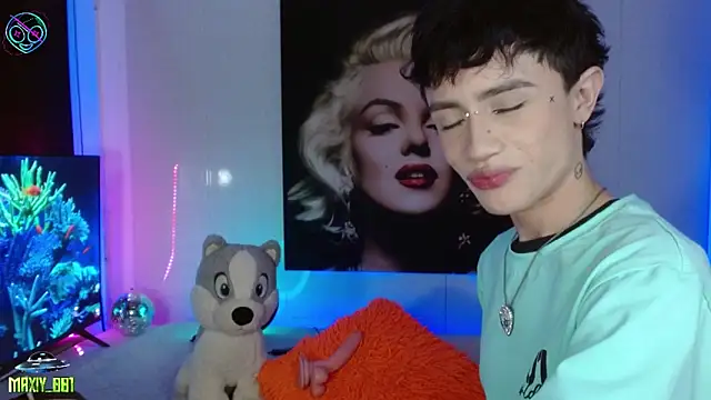 maxiy 001 online show from 7, 3, 2025