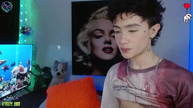 Snapshot of maxiy_001 chatting on 28, 5, 2026 maxiy 001 online show from 28, 5, 2026