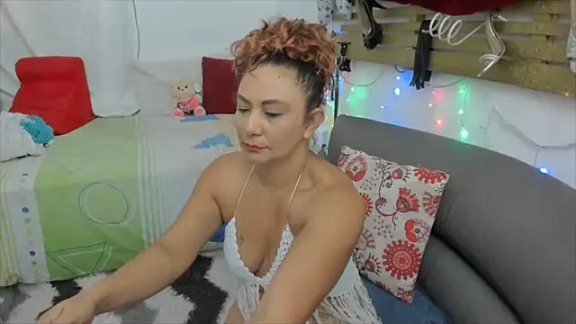 KeiraQuen online show from 28, 9, 2025