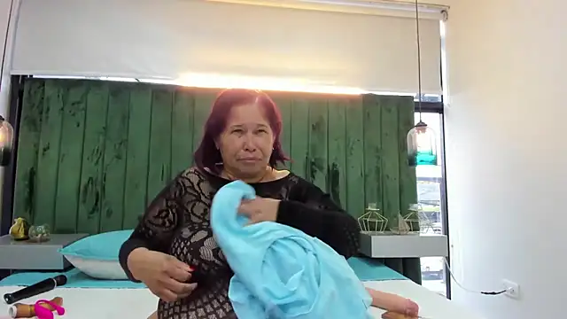 girl amada online show from 16, 4, 2026