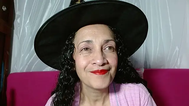 Snapshot of Tita_Madurita chatting on 31, 10, 2025 Tita Madurita online show from 31, 10, 2025