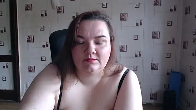 Snapshot of TasyaBigTTs chatting on 16, 11, 2025 TasyaBigTTs online show from 16, 11, 2025