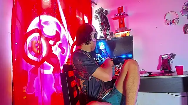 LilOwen  online show from 25, 6, 2026